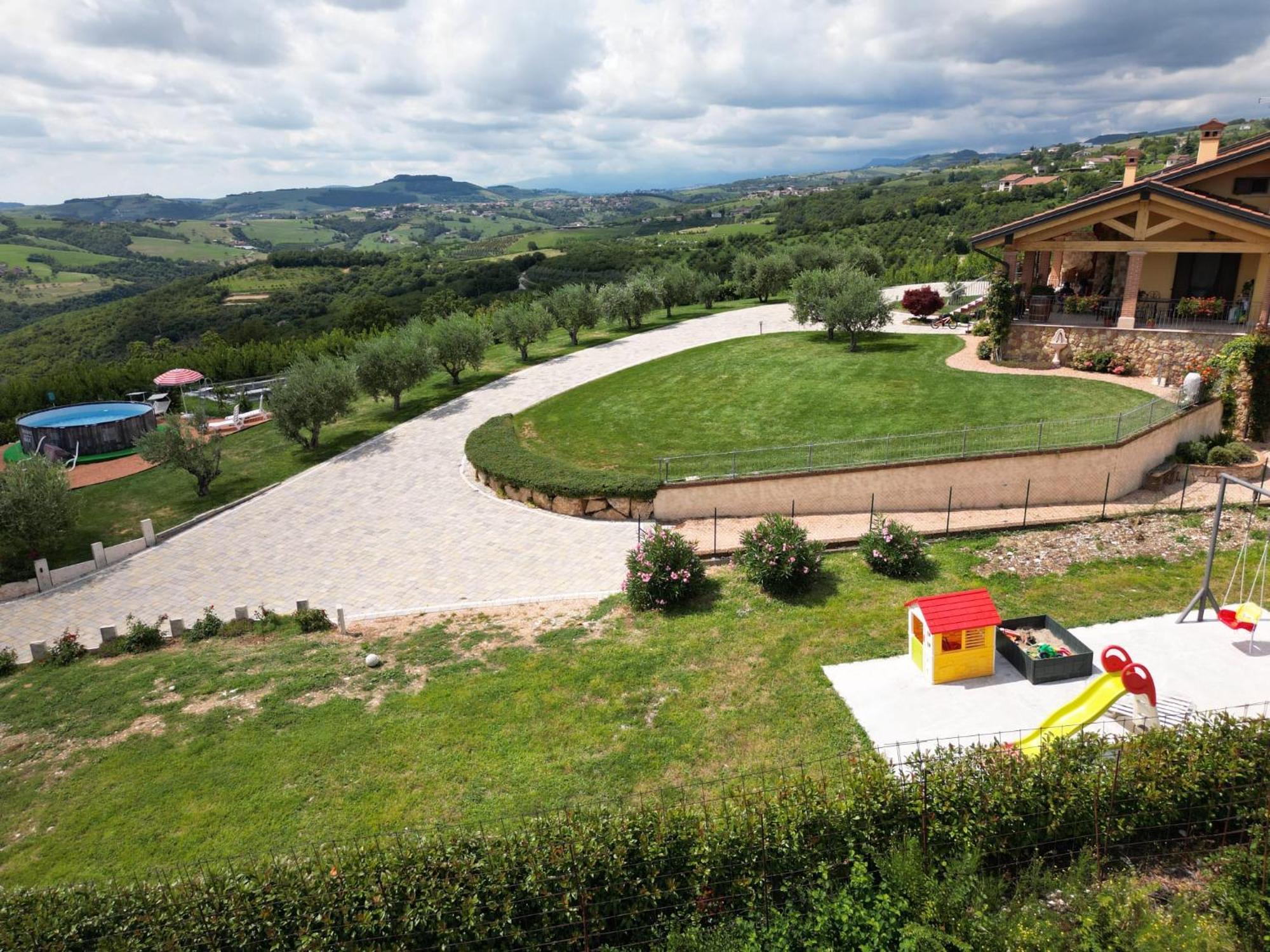 La Collina Dei Ciliegi